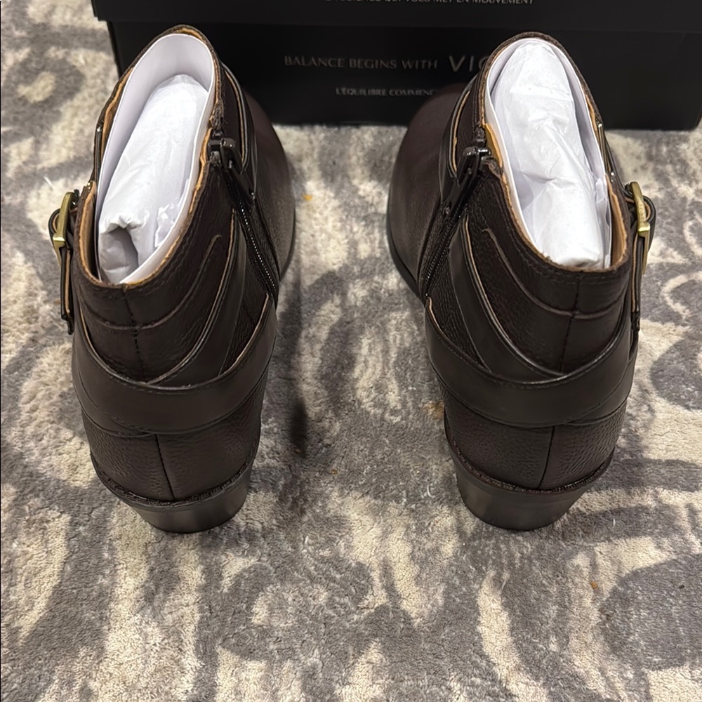 Vionic Women's Brown Ankle Boots - Picture 4 of 6